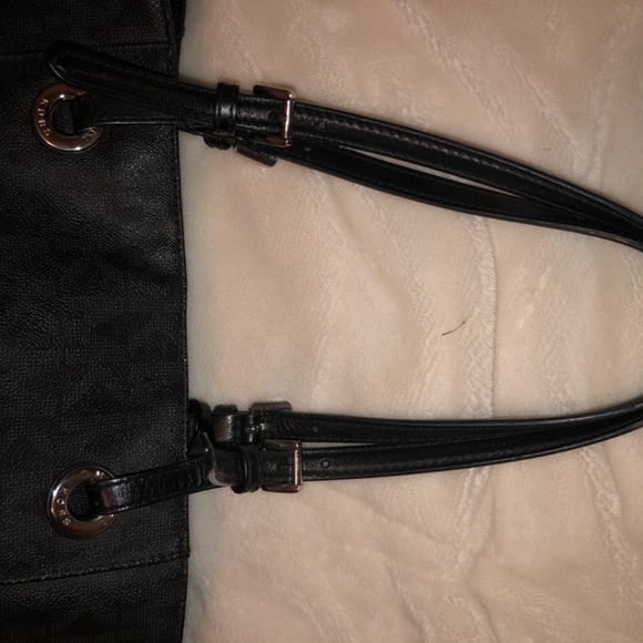 Michael Kors Signature Large Tote - Picture 5 of 6